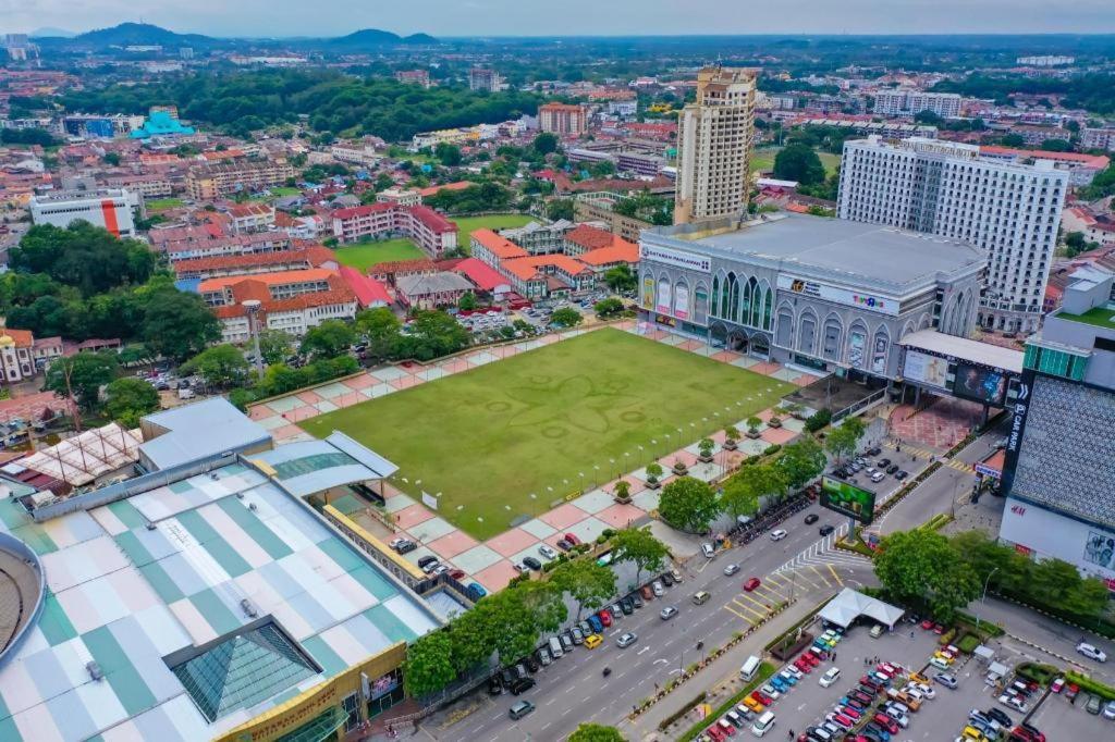 Grand Ct Hotel Malacca Buitenkant foto