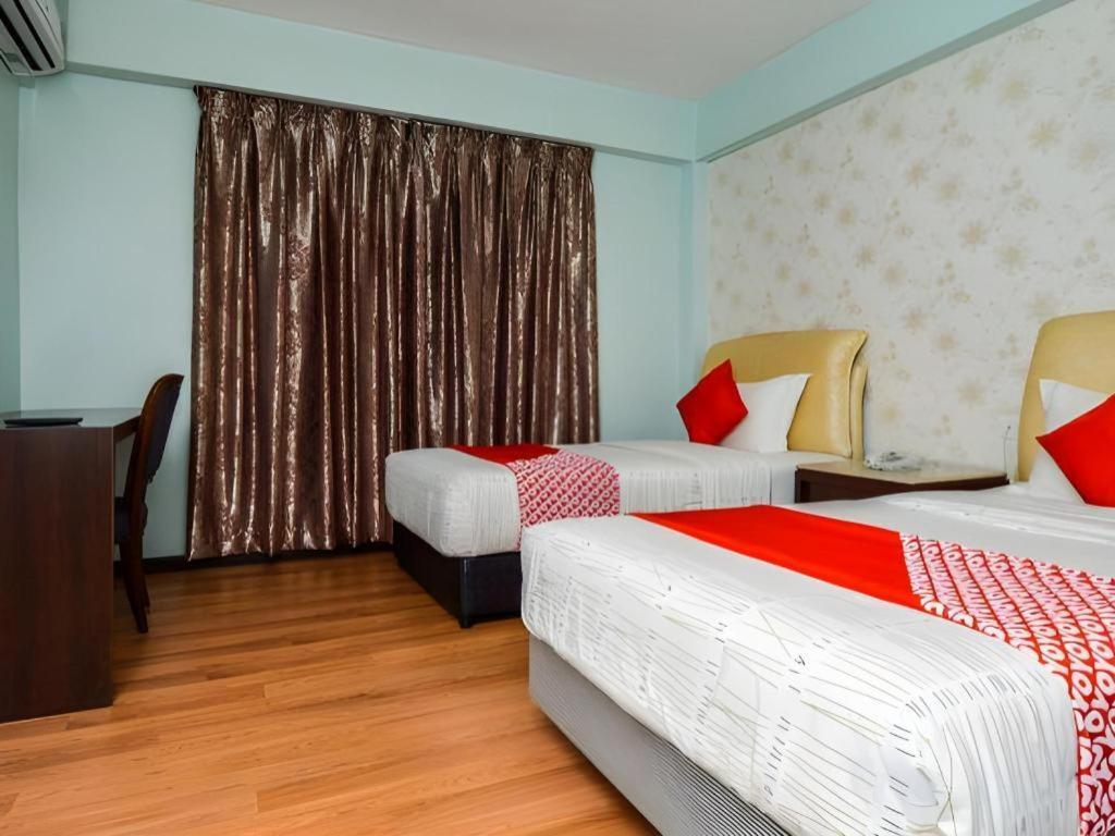 Grand Ct Hotel Malacca Buitenkant foto