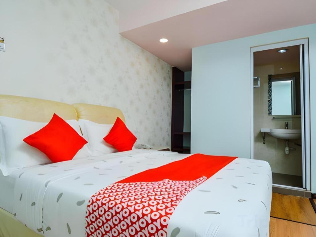 Grand Ct Hotel Malacca Buitenkant foto