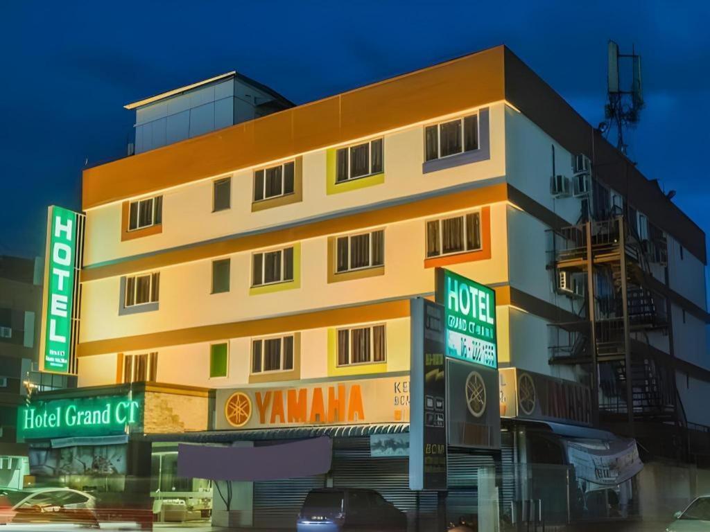Grand Ct Hotel Malacca Buitenkant foto