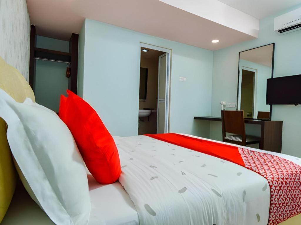 Grand Ct Hotel Malacca Buitenkant foto