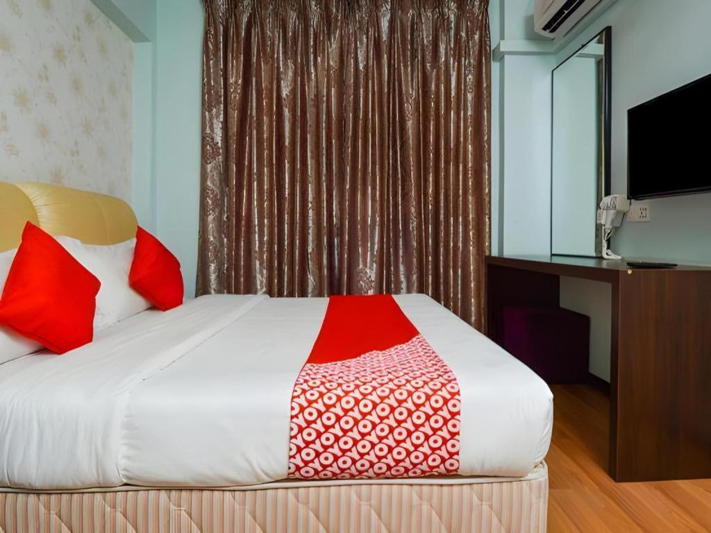Grand Ct Hotel Malacca Buitenkant foto