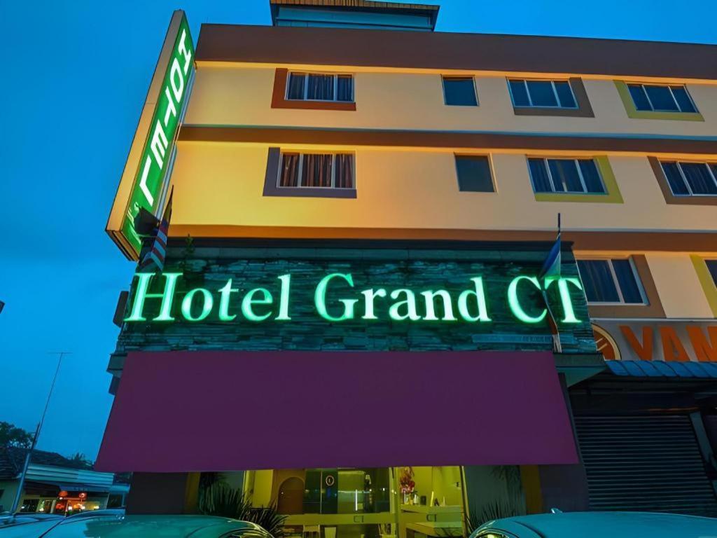 Grand Ct Hotel Malacca Buitenkant foto