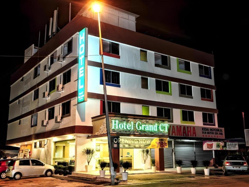 Grand Ct Hotel Malacca Buitenkant foto