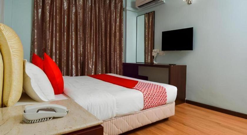Grand Ct Hotel Malacca Buitenkant foto