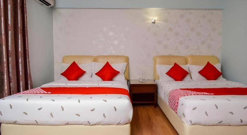 Grand Ct Hotel Malacca Buitenkant foto