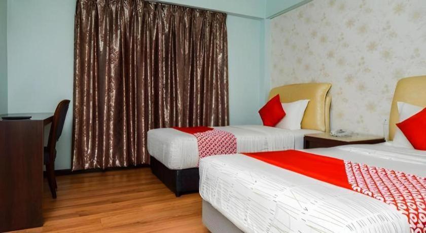 Grand Ct Hotel Malacca Buitenkant foto