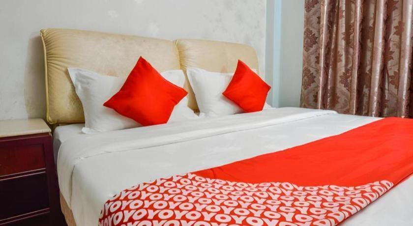 Grand Ct Hotel Malacca Buitenkant foto