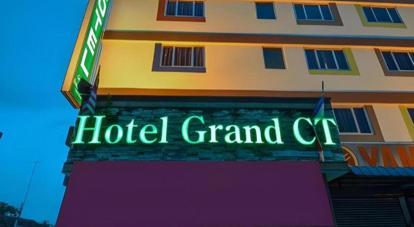 Grand Ct Hotel Malacca Buitenkant foto