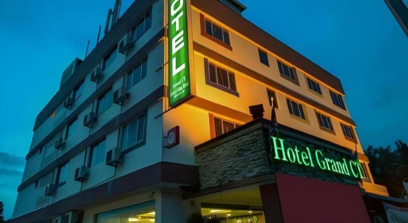 Grand Ct Hotel Malacca Buitenkant foto