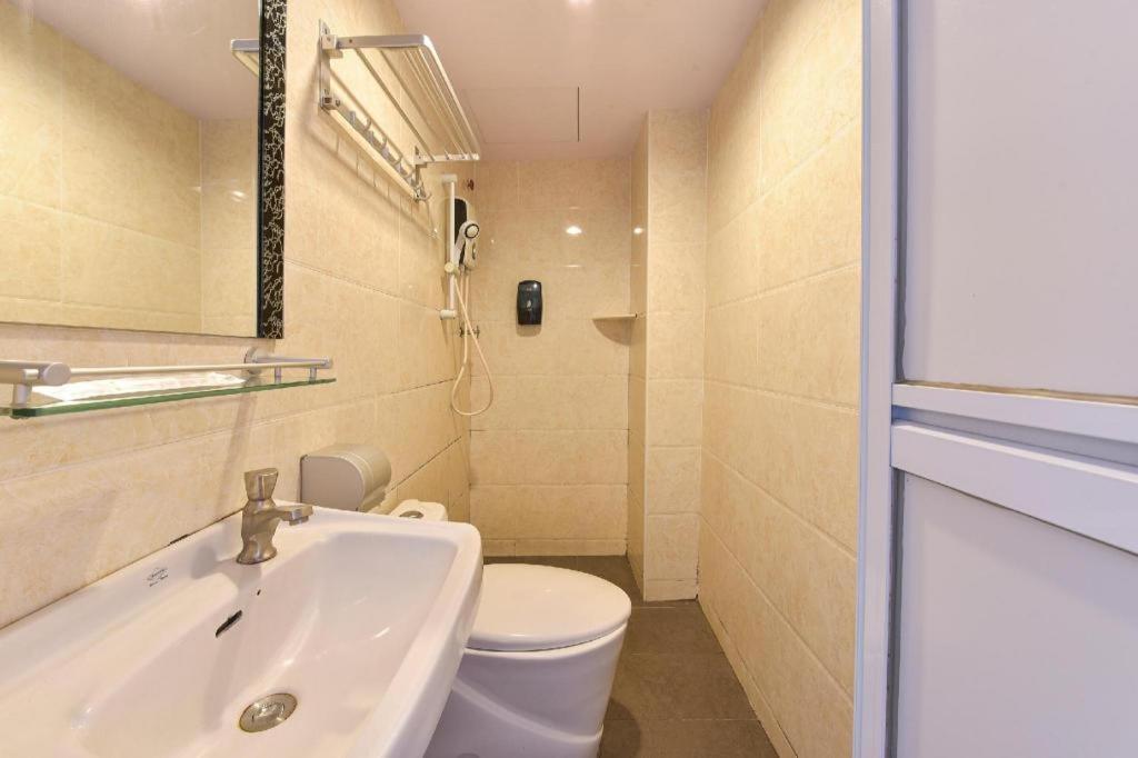 Grand Ct Hotel Malacca Buitenkant foto