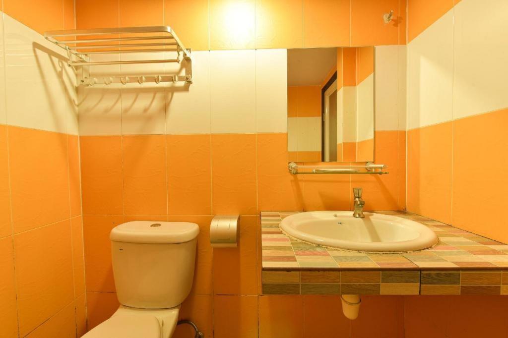 Grand Ct Hotel Malacca Buitenkant foto