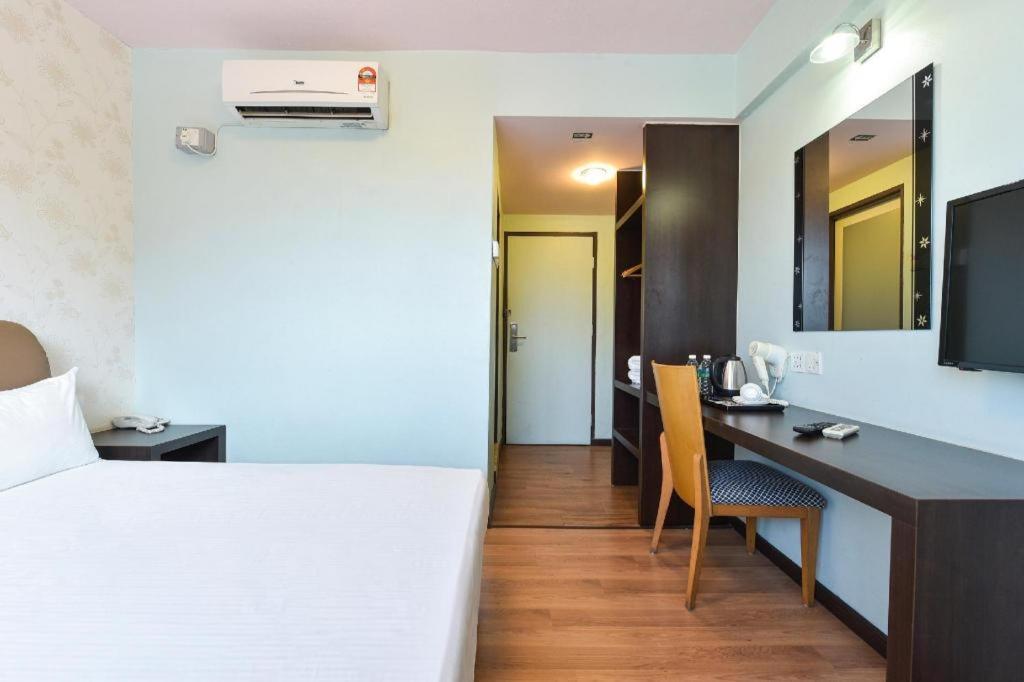 Grand Ct Hotel Malacca Buitenkant foto