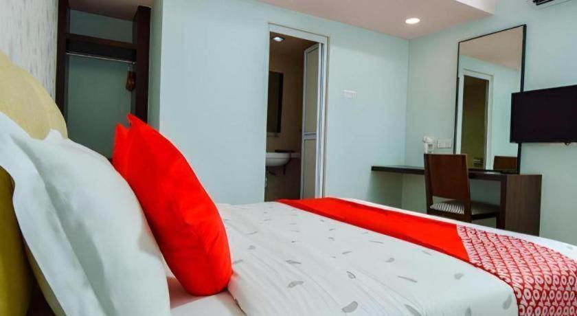 Grand Ct Hotel Malacca Buitenkant foto