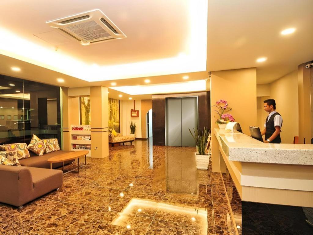 Grand Ct Hotel Malacca Buitenkant foto